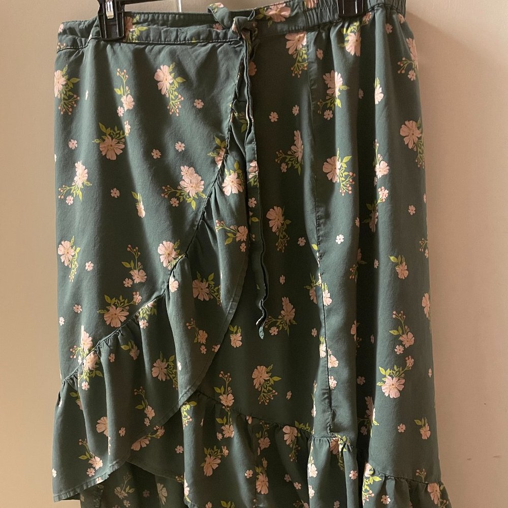 XL SO Goods for Life Midi Skirt